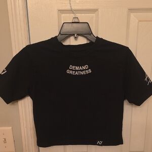 A7 Demand Greatnessr Black Crop Tee